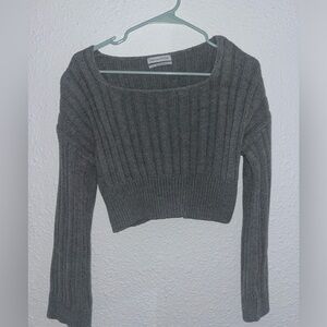Gray Urban Outfitters Sweater. Cropped with wide sleeves. Size Small.